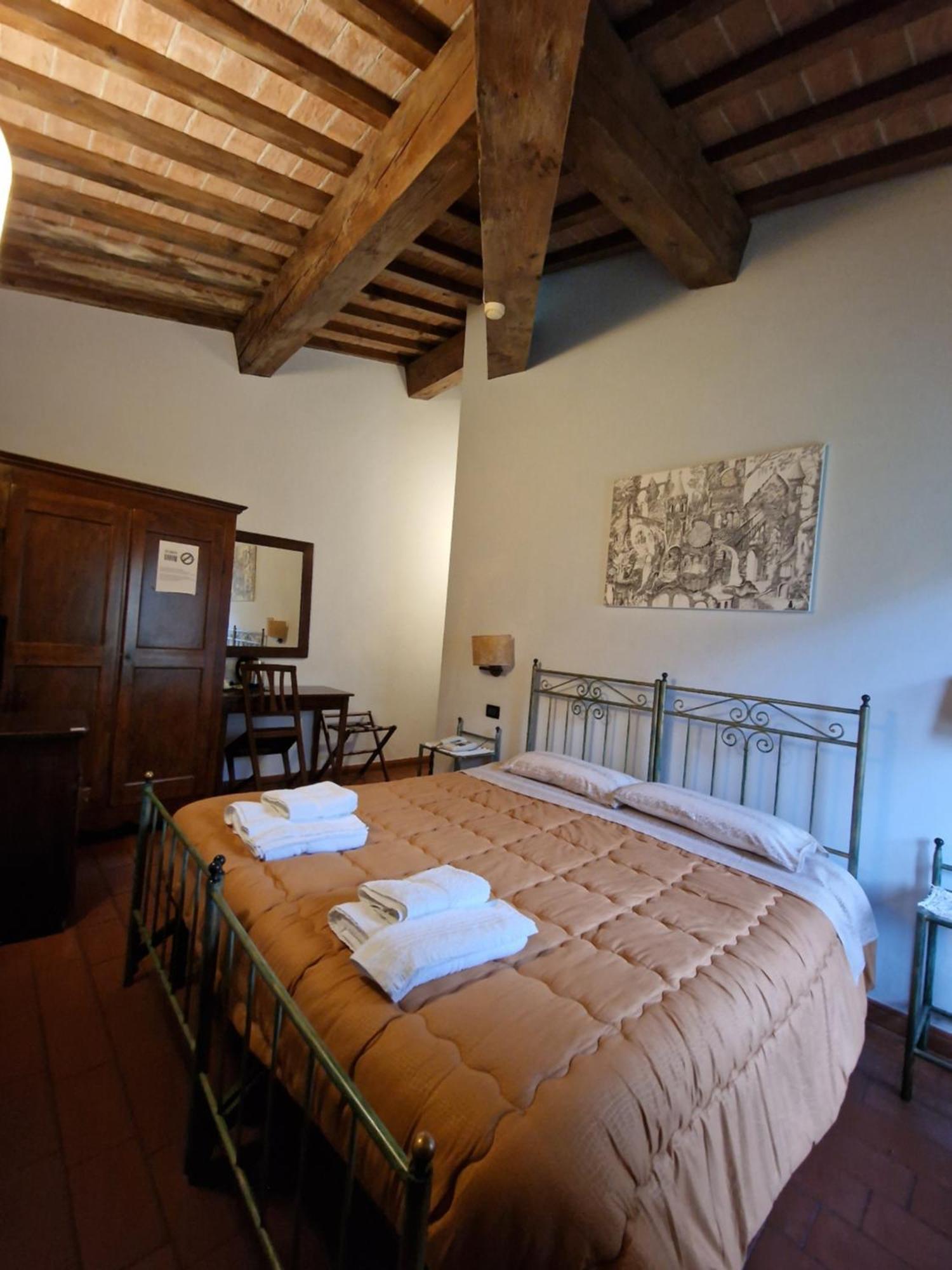 Hotel Ristorante Casa Volpi Arezzo Exterior foto