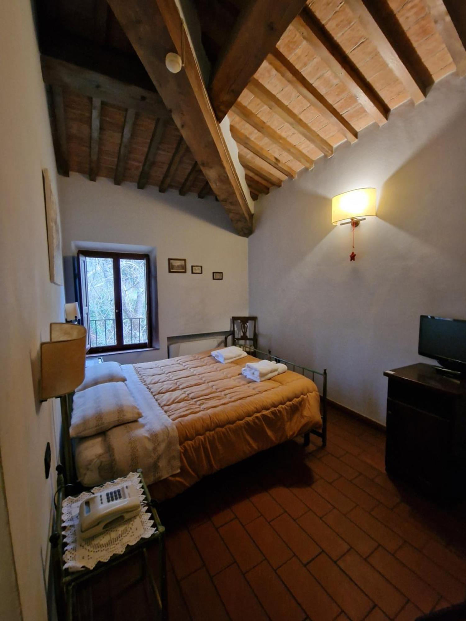 Hotel Ristorante Casa Volpi Arezzo Exterior foto